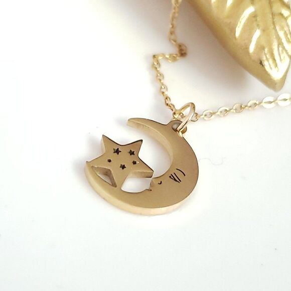 New! FP Star & Moon Necklace - Picture 8 of 15
